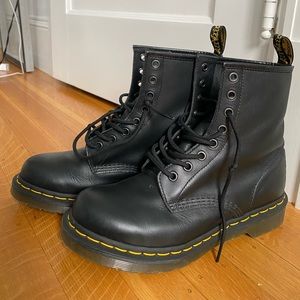 1460 WOMEN'S SMOOTH LEATHER LACE UP BOOTS